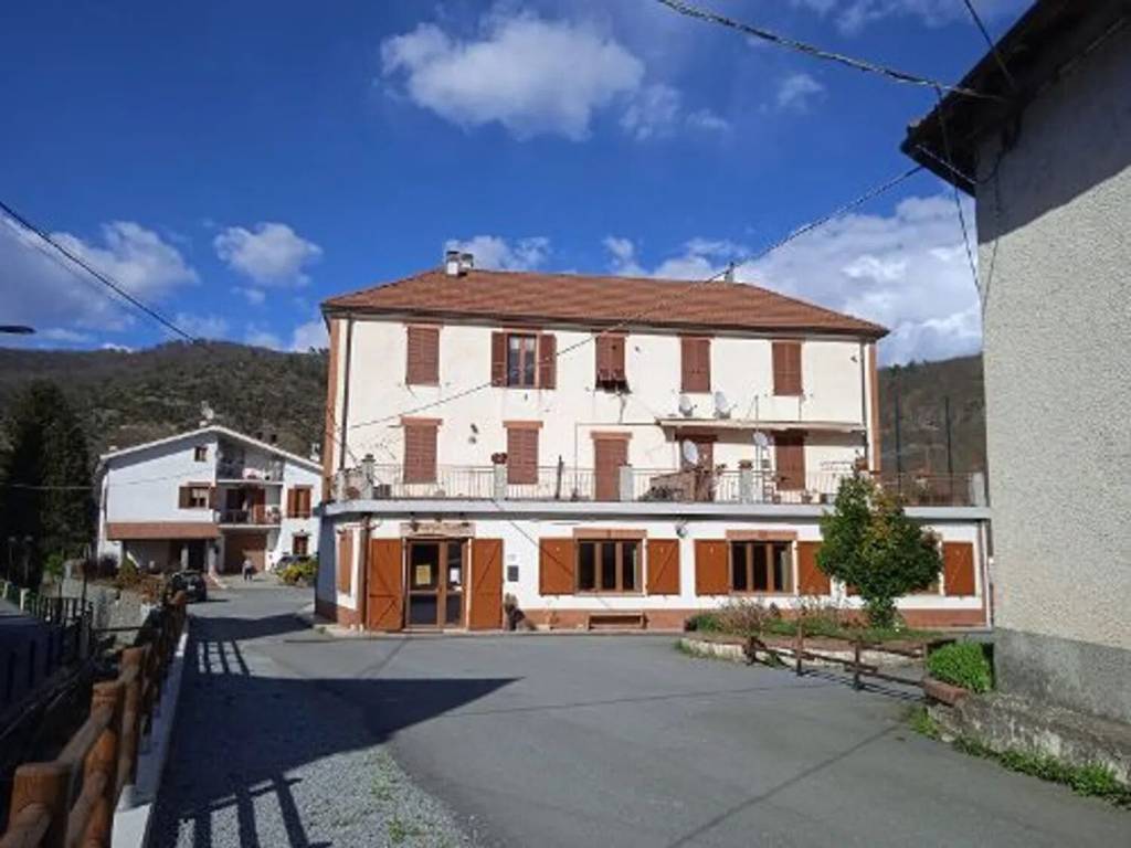 casa indipendente in vendita a Pontinvrea