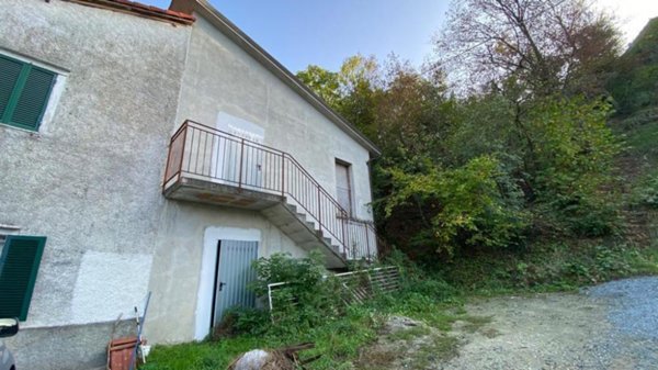 casa indipendente in vendita a Pontinvrea