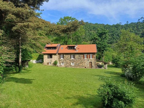 casa indipendente in vendita a Pontinvrea in zona Ferriera