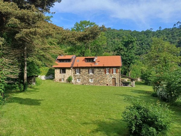 casale in vendita a Pontinvrea in zona Ferriera