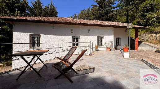 casa indipendente in vendita a Pontinvrea
