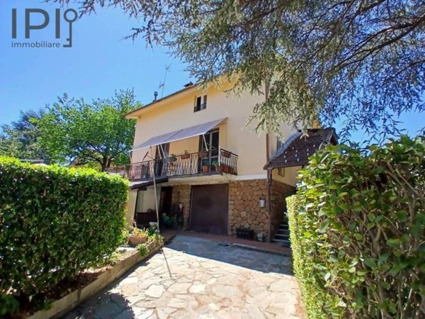 casa indipendente in vendita a Pontinvrea