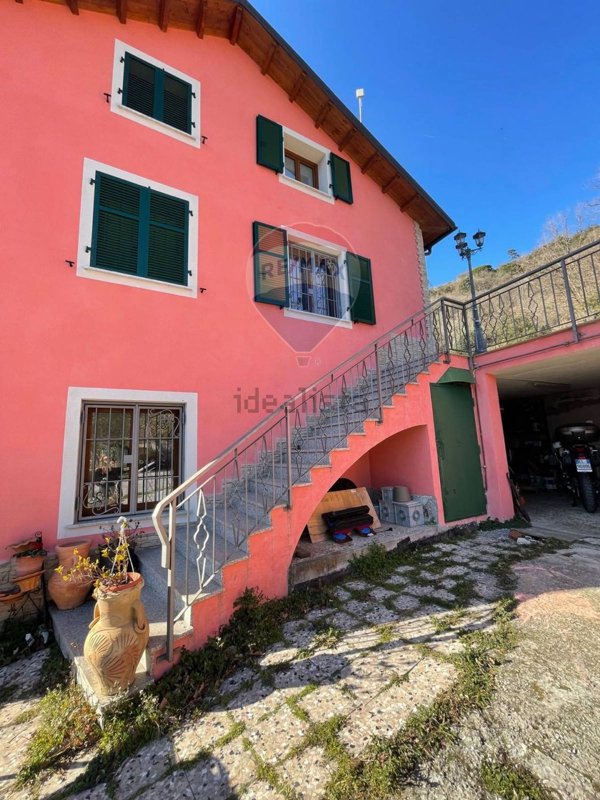 casa indipendente in vendita a Quiliano