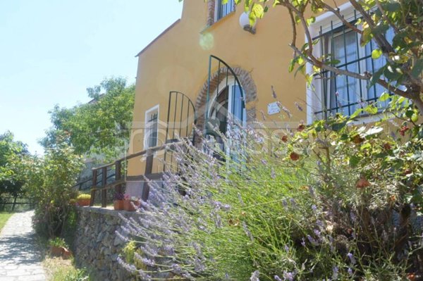 casa indipendente in vendita a Quiliano