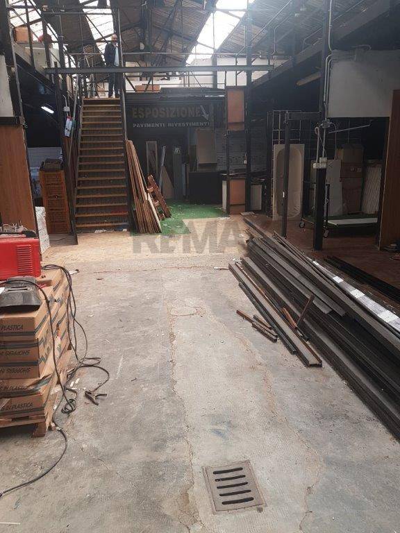 locale di sgombero in vendita a Quiliano