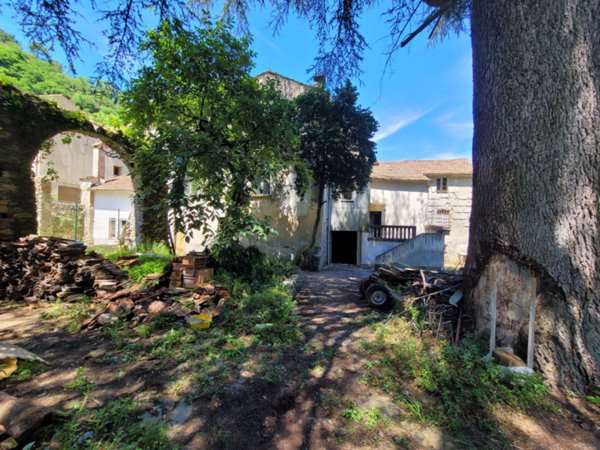casa semindipendente in vendita a Quiliano in zona Roviasca