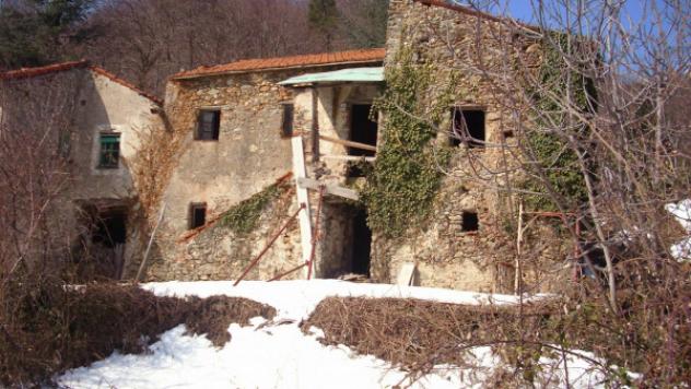 casa indipendente in vendita a Quiliano in zona Roviasca