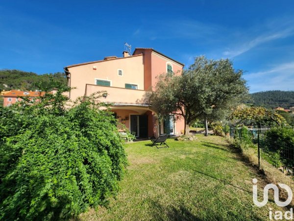 casa indipendente in vendita a Quiliano