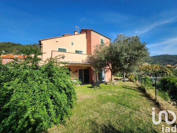 casa indipendente in vendita a Quiliano