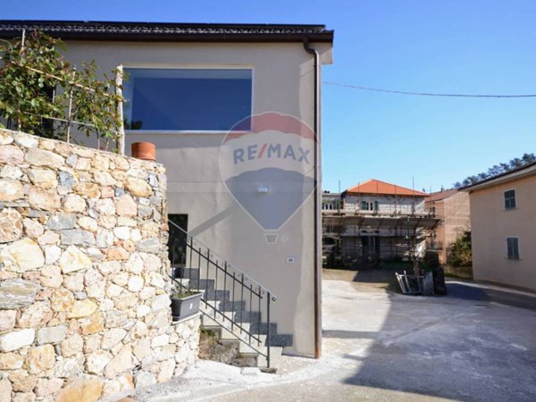 casa indipendente in vendita a Quiliano