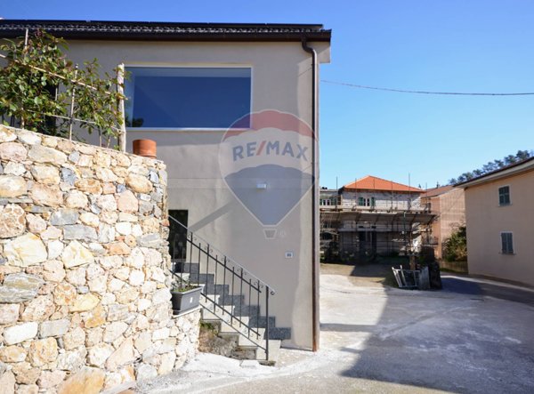 casa indipendente in vendita a Quiliano