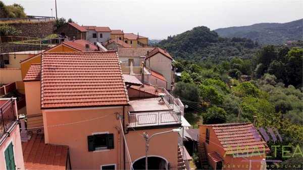 casa indipendente in vendita a Quiliano in zona Roviasca