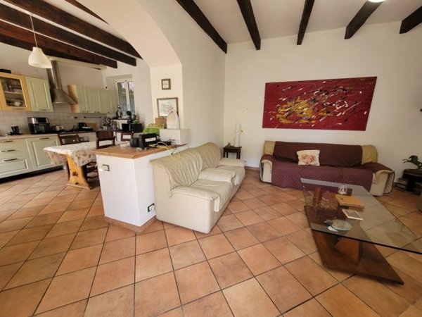 casa indipendente in vendita a Quiliano in zona Valleggia