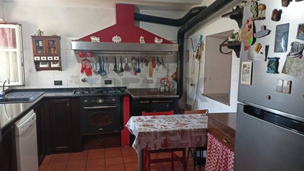 casa indipendente in vendita a Quiliano in zona Montagna