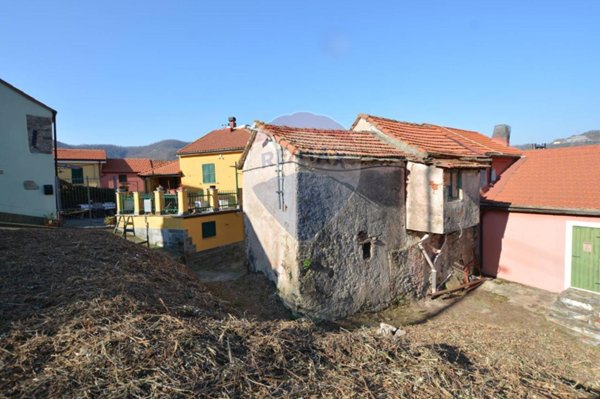 casa indipendente in vendita a Quiliano in zona Cadibona