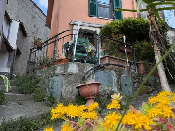 casa indipendente in vendita a Quiliano in zona Cadibona