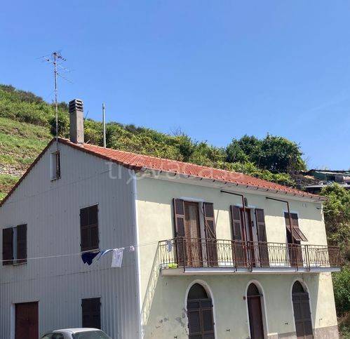 casa indipendente in vendita a Quiliano in zona Cadibona