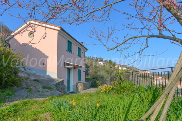 appartamento in vendita a Quiliano in zona Roviasca