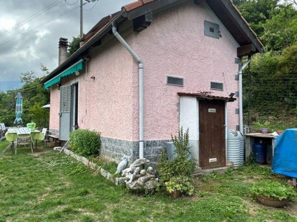 locale di sgombero in vendita a Quiliano in zona Roviasca