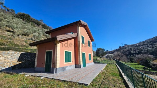 casa indipendente in vendita a Quiliano