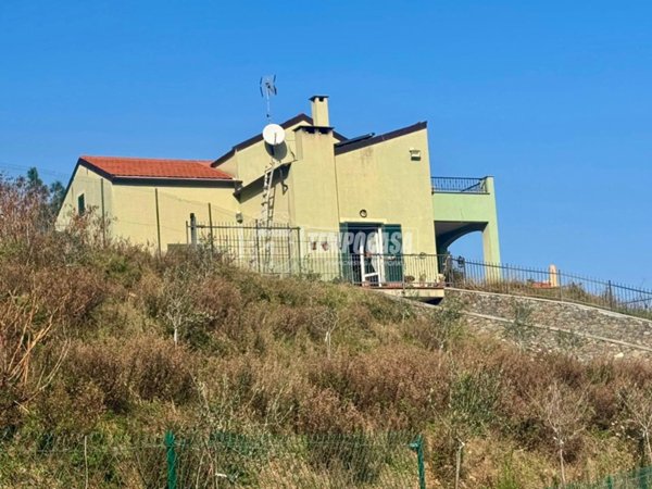 casa indipendente in vendita a Quiliano