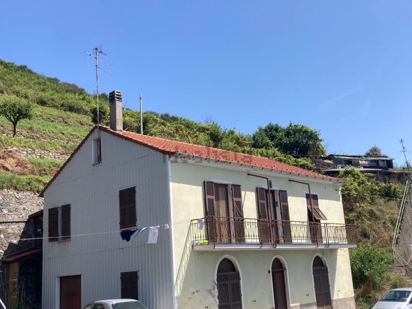 casa indipendente in vendita a Quiliano in zona Cadibona