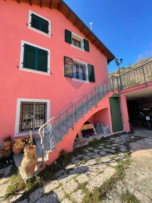 casa indipendente in vendita a Quiliano
