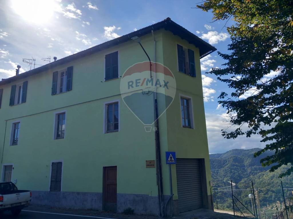 appartamento in vendita a Quiliano in zona Cadibona