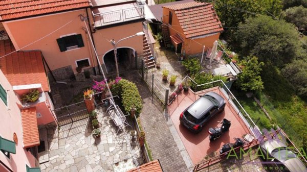 casa indipendente in vendita a Quiliano in zona Roviasca