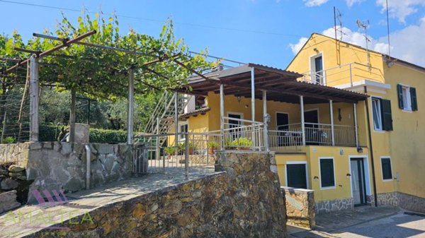 casa indipendente in vendita a Quiliano