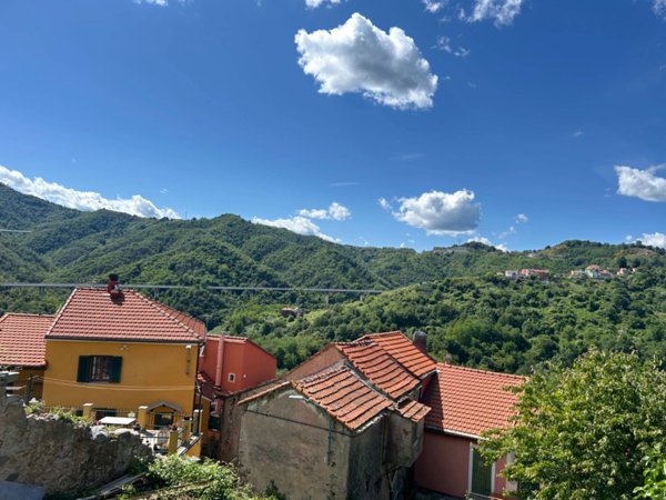 casa indipendente in vendita a Quiliano in zona Cadibona