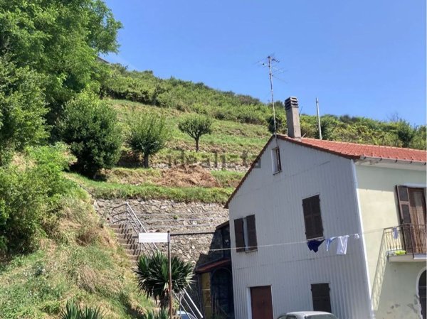 casa indipendente in vendita a Quiliano in zona Cadibona