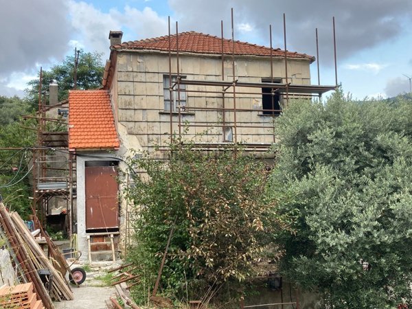 casa indipendente in vendita a Quiliano