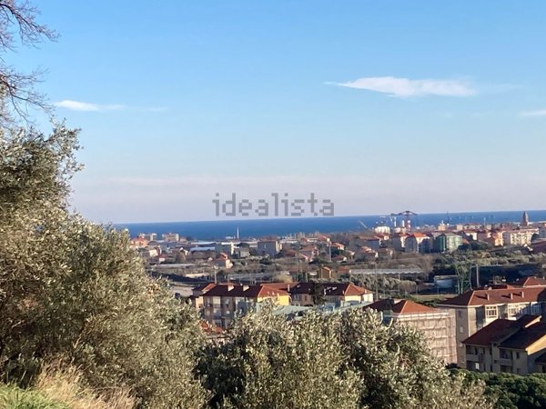 terreno edificabile in vendita a Quiliano