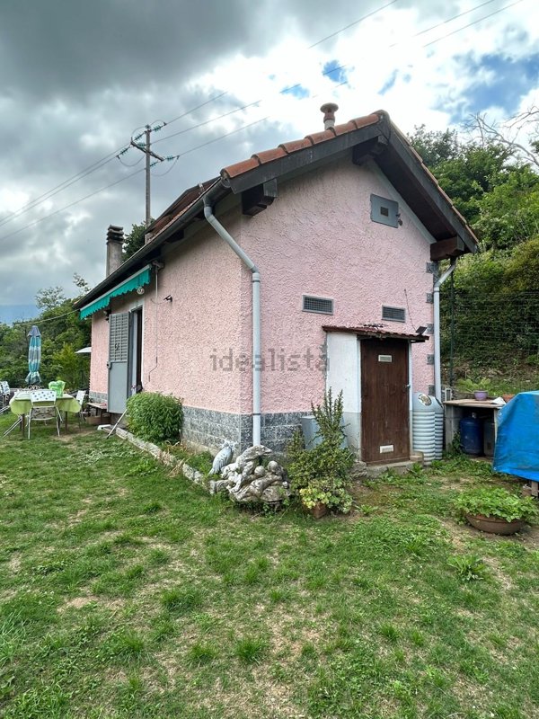 locale di sgombero in vendita a Quiliano in zona Roviasca