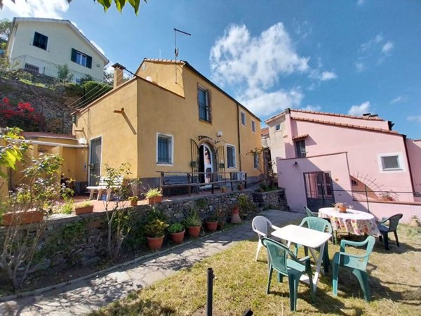 casa indipendente in vendita a Quiliano in zona Montagna