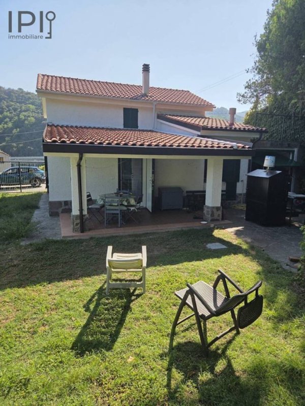 casa indipendente in vendita a Quiliano in zona Cadibona