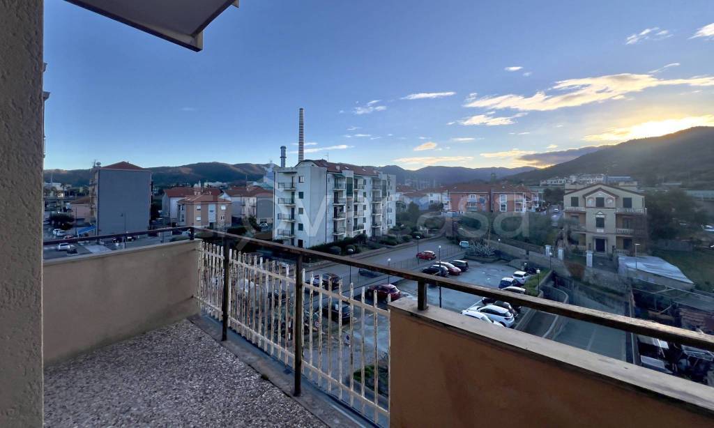 appartamento in vendita a Quiliano in zona Valleggia