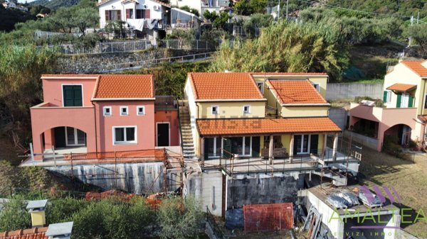 casa indipendente in vendita a Quiliano