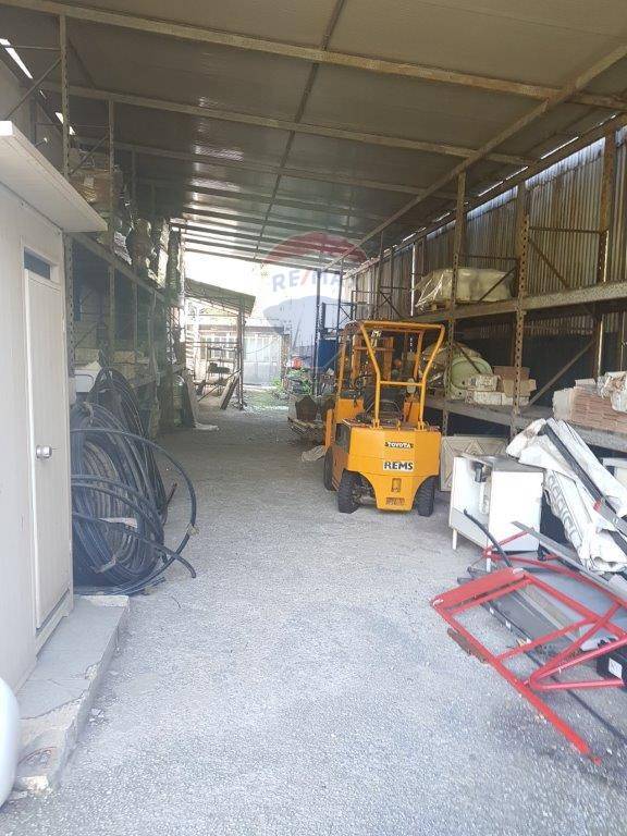 locale di sgombero in vendita a Quiliano