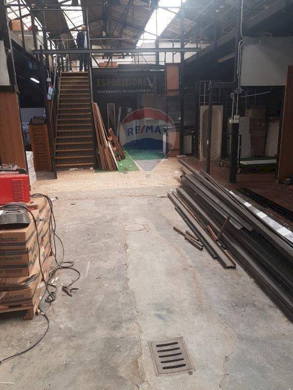 locale di sgombero in vendita a Quiliano