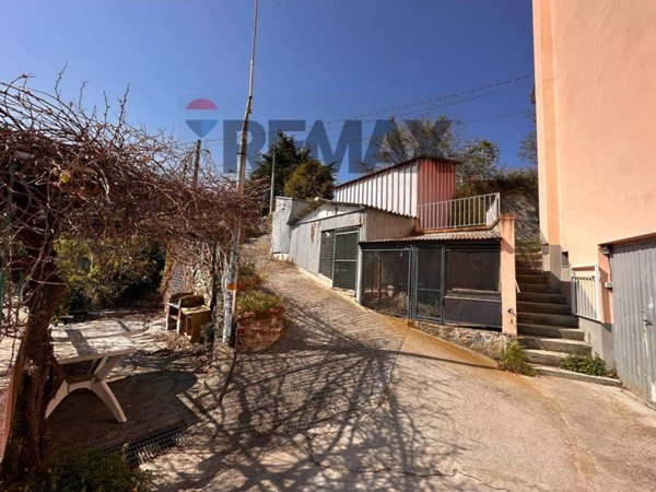 appartamento in vendita a Quiliano in zona Cadibona