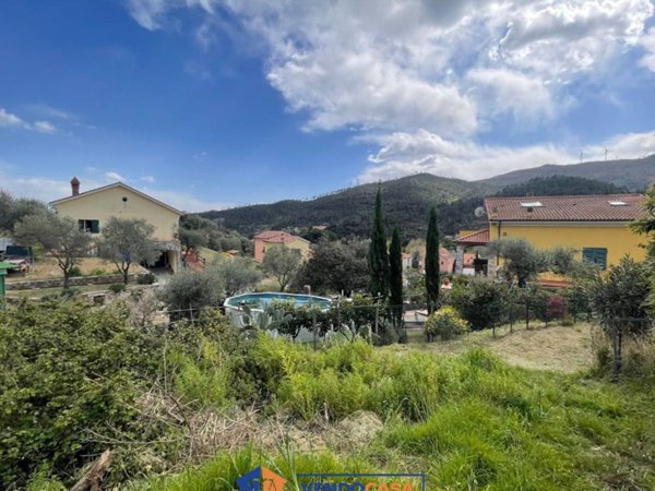 terreno edificabile in vendita a Quiliano