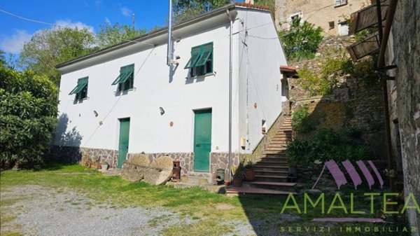 casa indipendente in vendita a Quiliano
