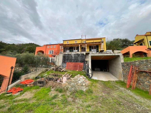 casa indipendente in vendita a Quiliano