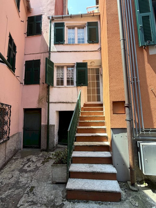 casa indipendente in vendita a Quiliano in zona Cadibona