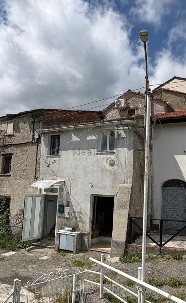 pentavano in vendita a Quiliano in zona Cadibona