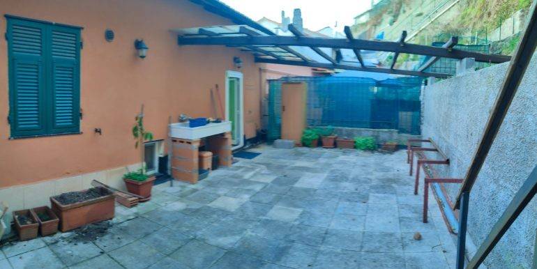 casa indipendente in vendita a Quiliano in zona Cadibona