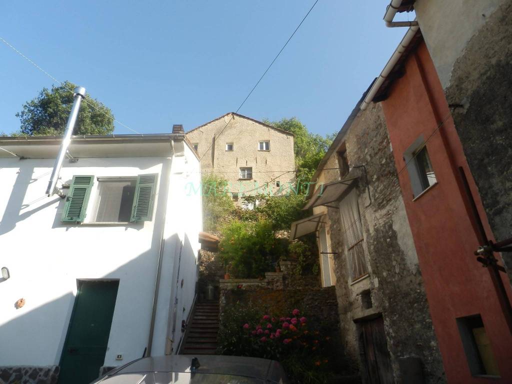 casa indipendente in vendita a Quiliano