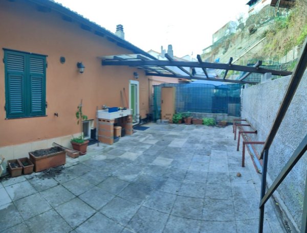 appartamento in vendita a Quiliano in zona Cadibona